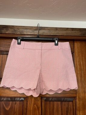 LOFT Pink Striped seersucker Scallop Hem Shorts size 6